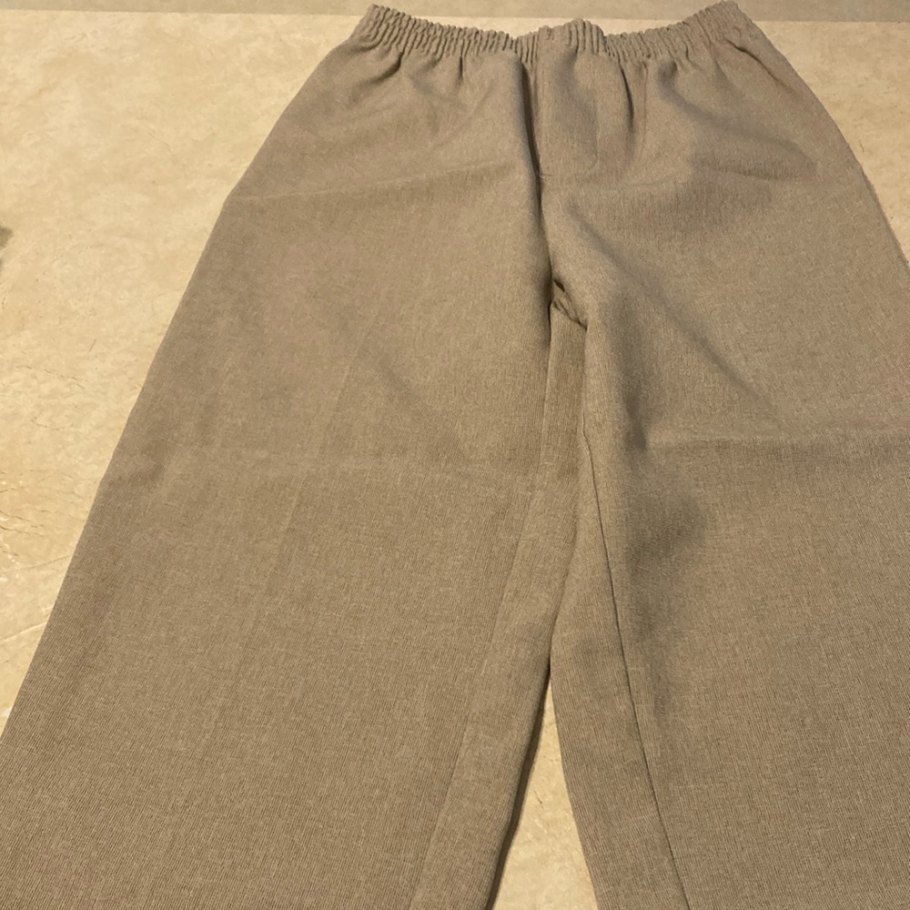 Boys size 5 vest and pants set